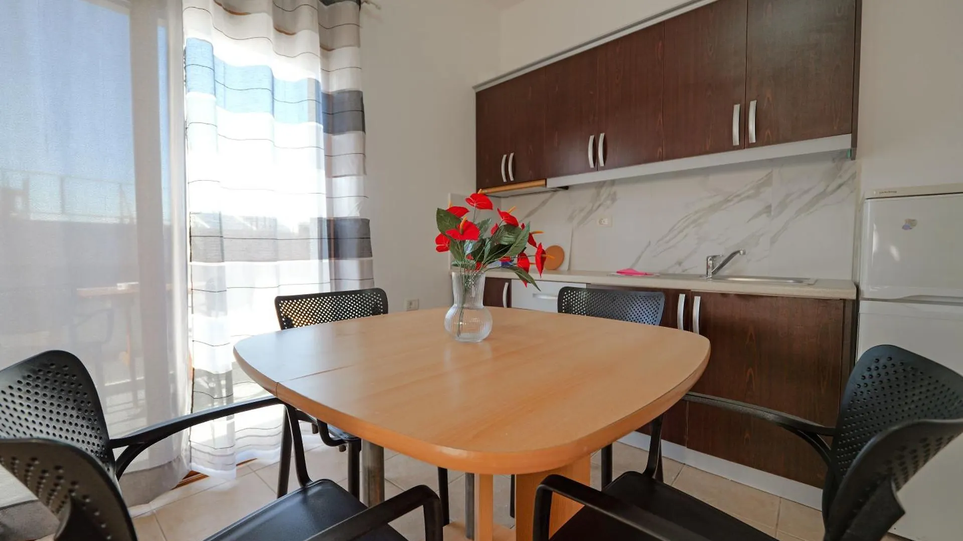 Central Garden Residence Sofia - Free Parking Ksamil